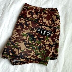 FLEO women’s training shorts Camo M